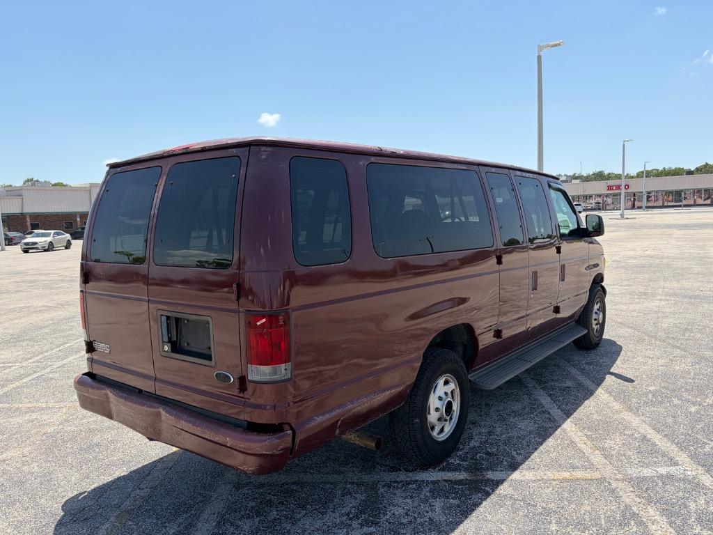 2005 Ford E-350 - $4,999