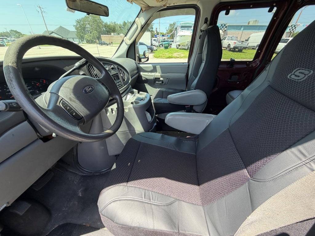 2005 Ford E-350 - $4,999