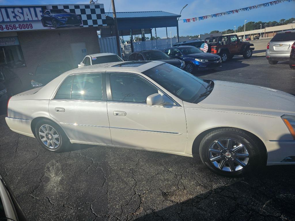 2011 Cadillac DTS - $5,999