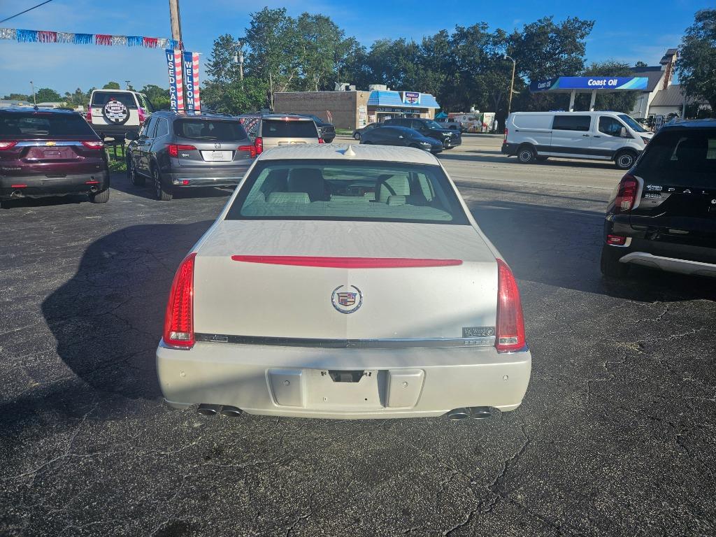 2011 Cadillac DTS - $5,999