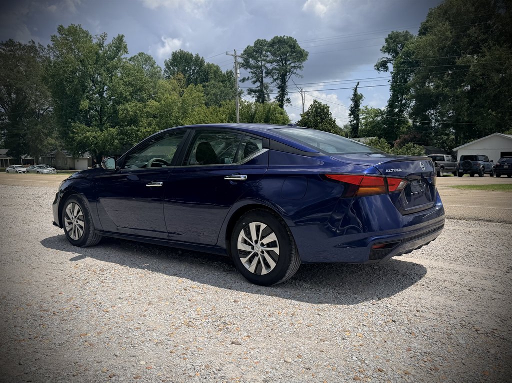 2020 Nissan Altima - $9,950