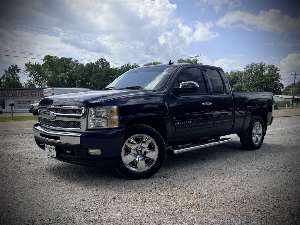 2010 Chevrolet Silverado - $11,450