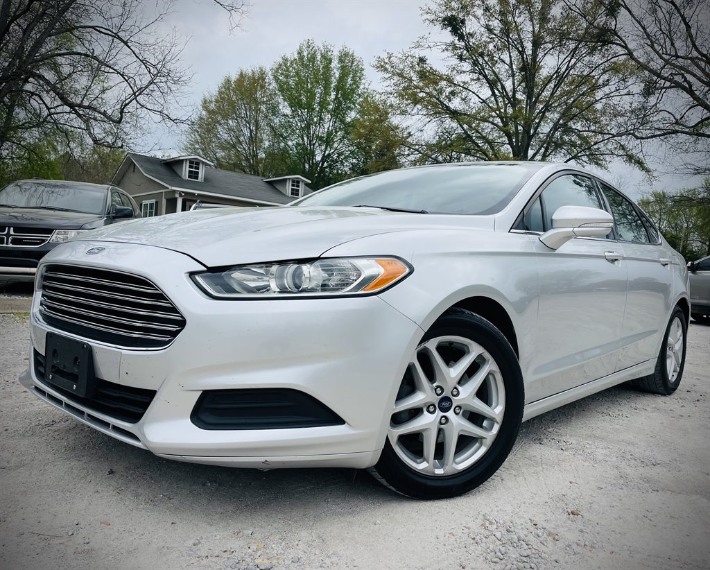 2015 Ford Fusion SE images