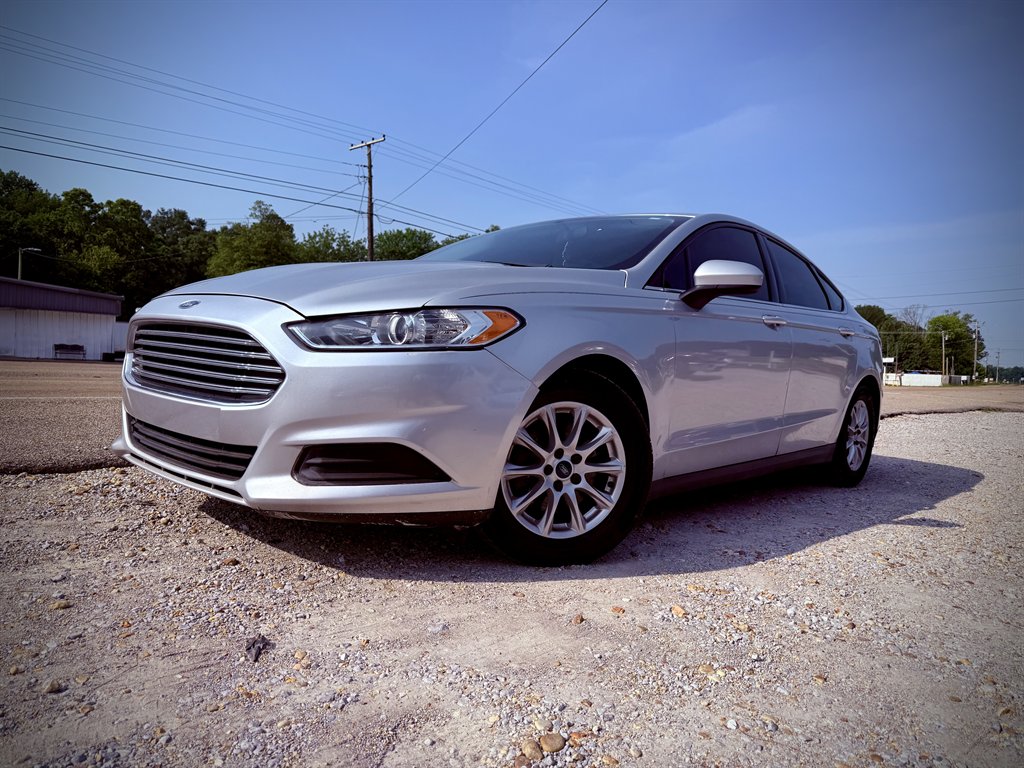 2015 Ford Fusion S photo
