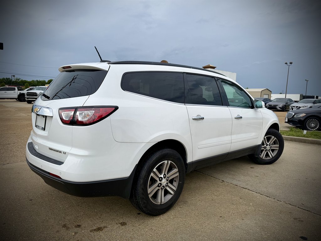 2016 Chevrolet Traverse - $9,450