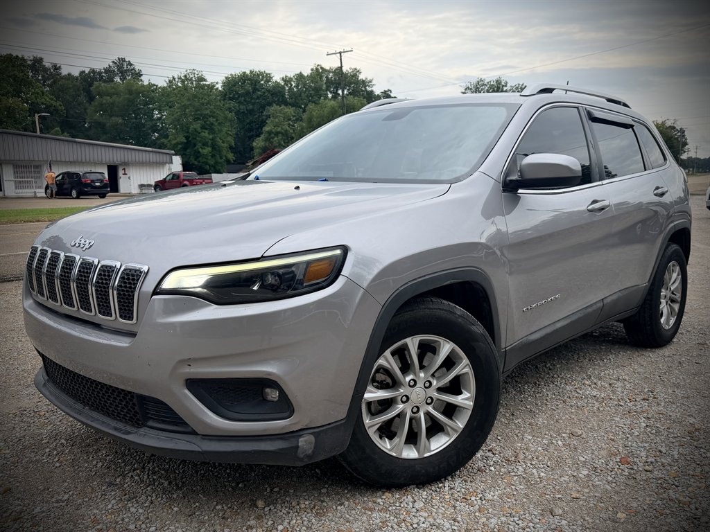 2019 Jeep Cherokee - $10,450