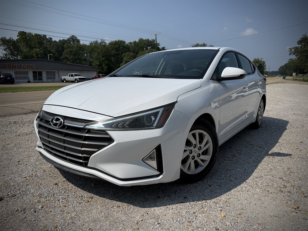 2020 Hyundai Elantra - $10,950