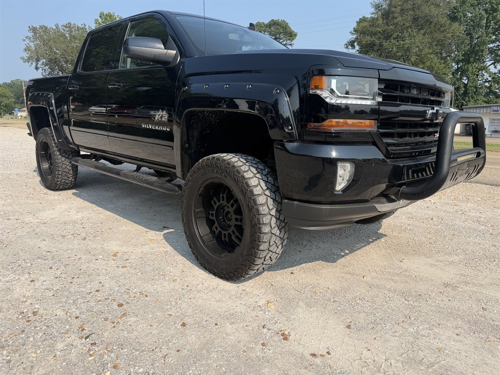 2017 Chevrolet Silverado - $22,950