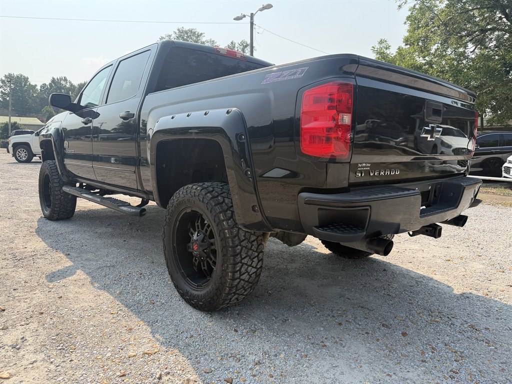 2017 Chevrolet Silverado - $22,950