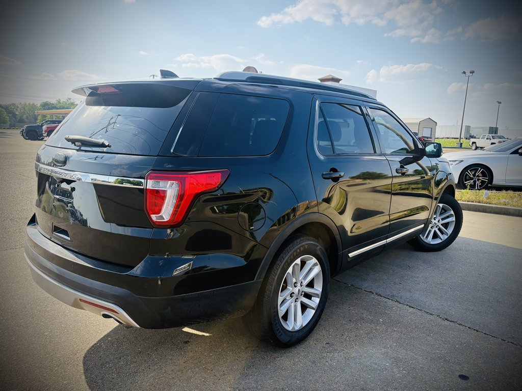 2016 Ford Explorer - $13,950