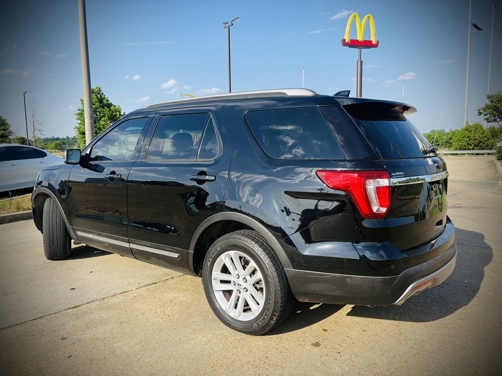 2016 Ford Explorer - $13,950