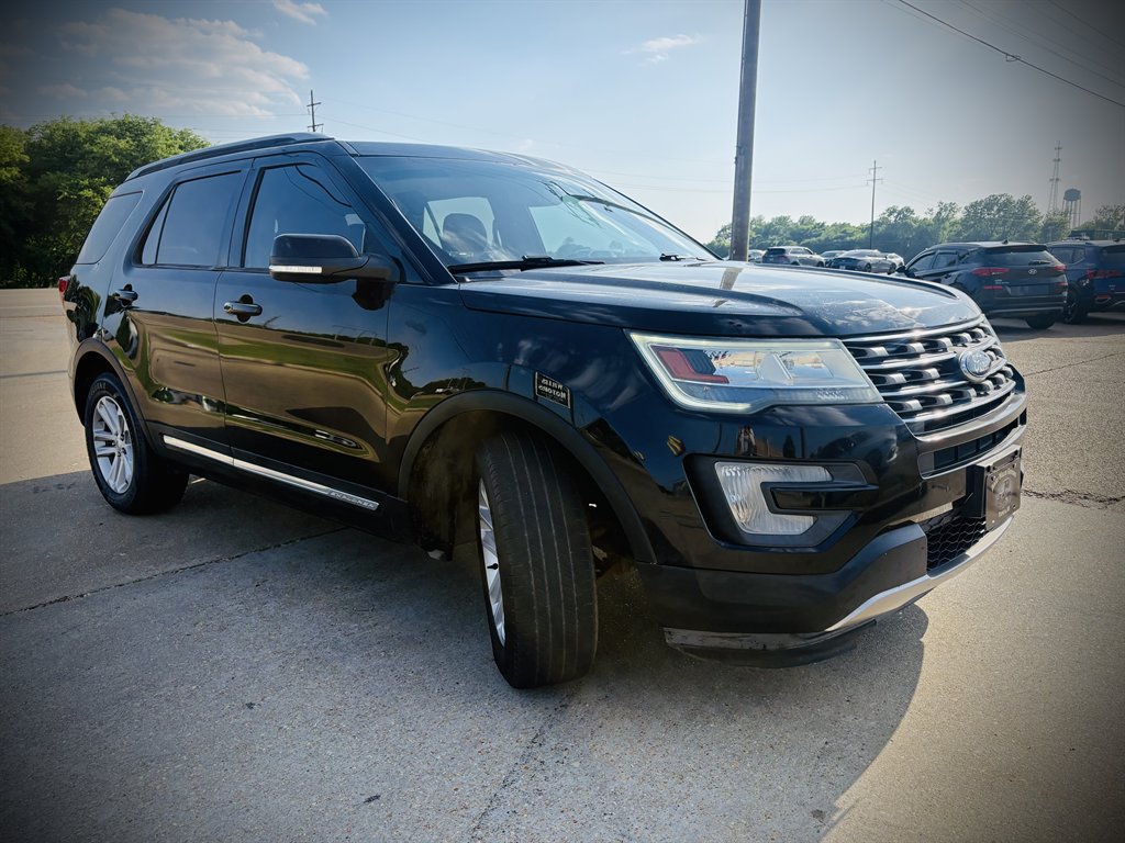 2016 Ford Explorer - $13,950