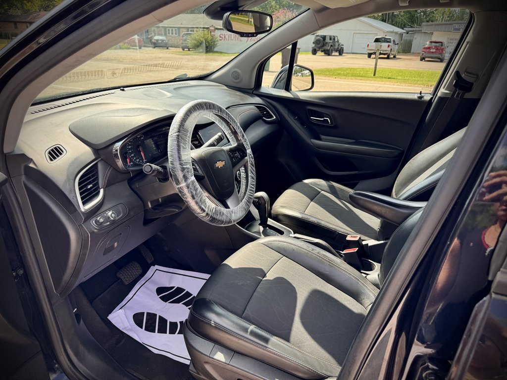 2022 Chevrolet Trax - $13,850