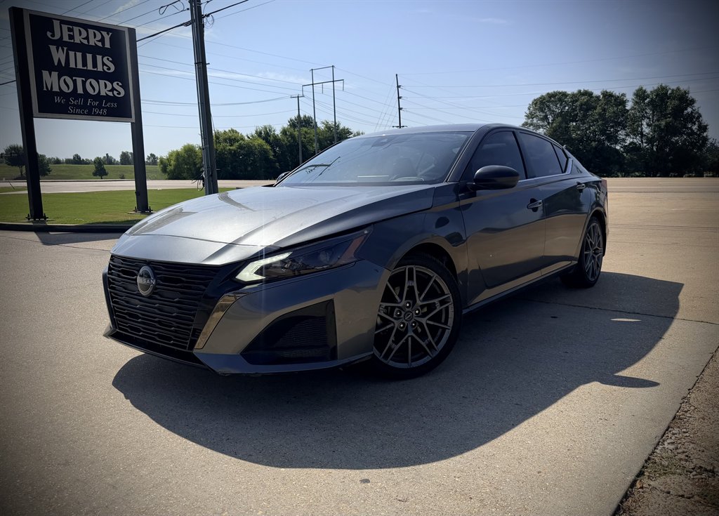 2023 Nissan Altima - $17,450