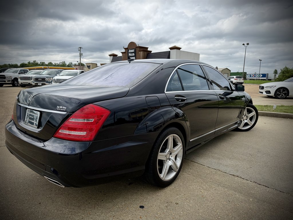 2010 Mercedes-Benz S-class - $11,650