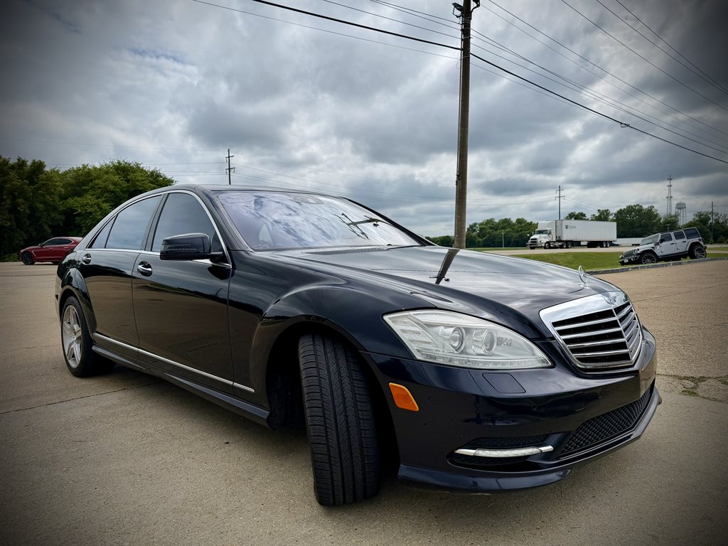 2010 Mercedes-Benz S-class - $11,650