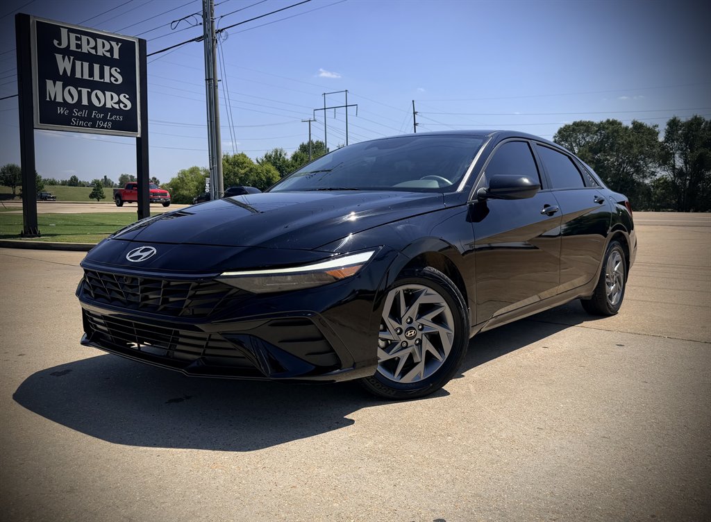 2024 Hyundai Elantra - $18,450