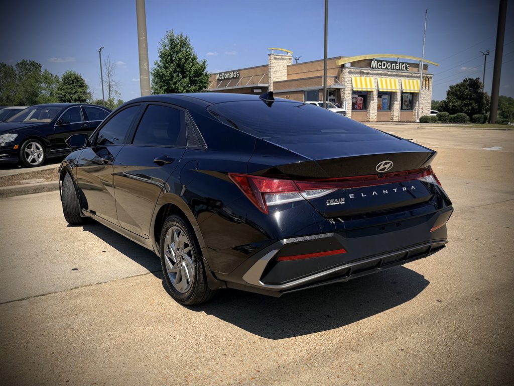 2024 Hyundai Elantra - $18,450