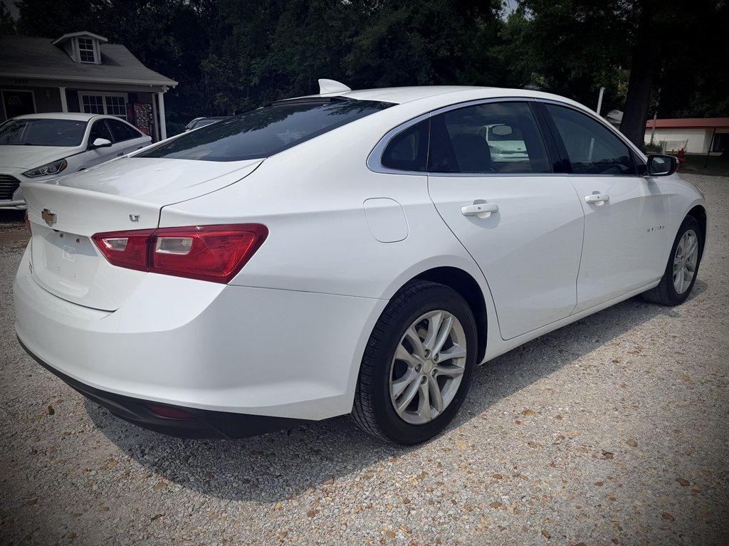 2018 Chevrolet Malibu - $9,950