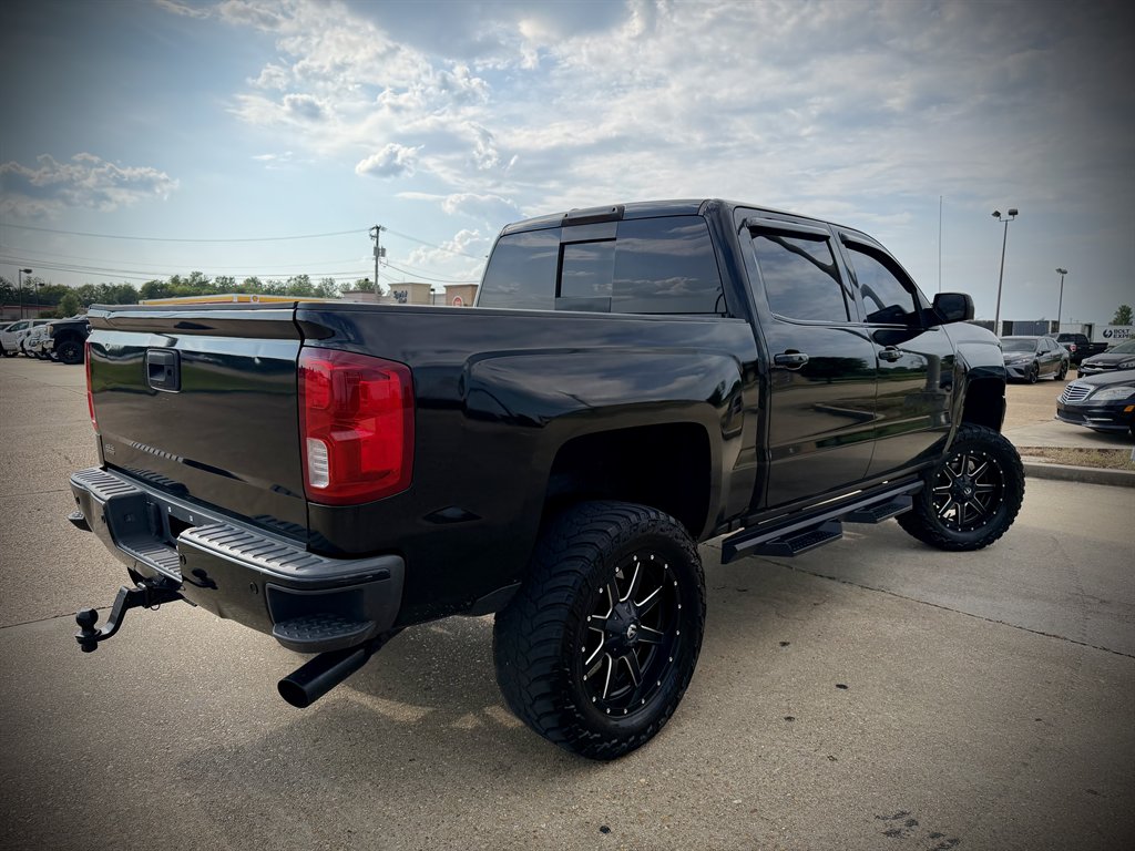 2016 Chevrolet Silverado - $17,950