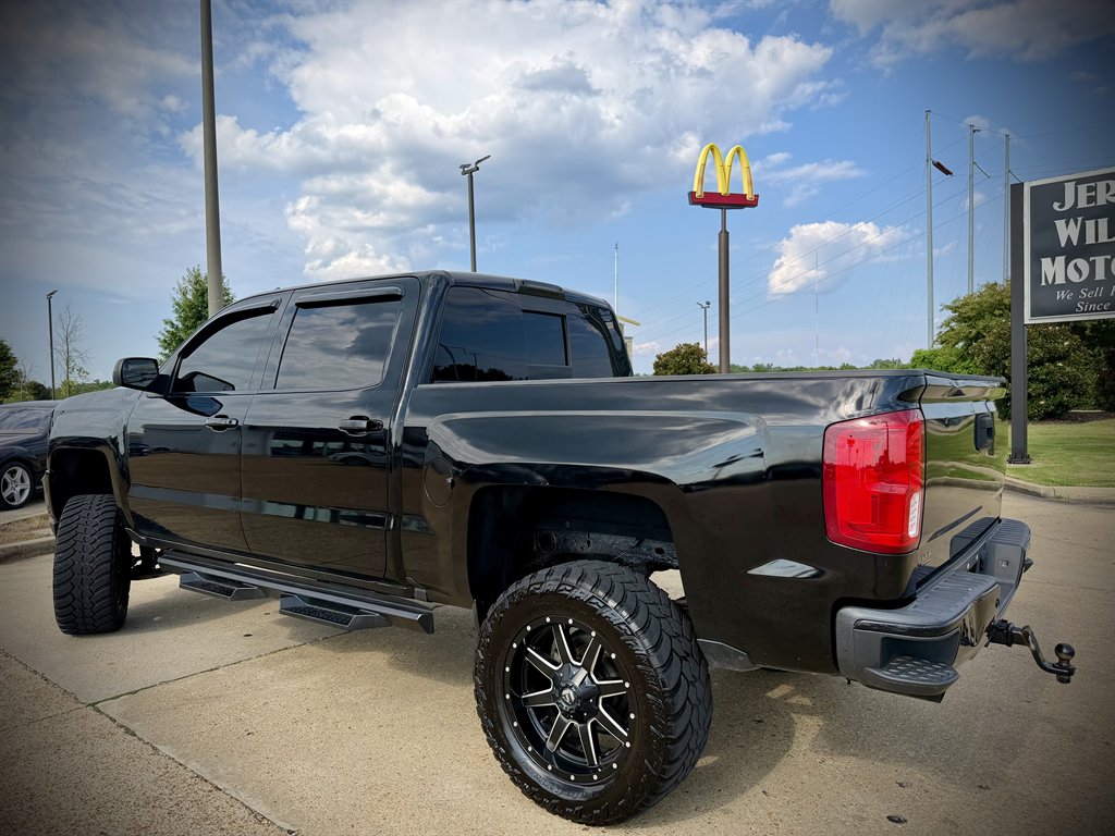 2016 Chevrolet Silverado - $17,950