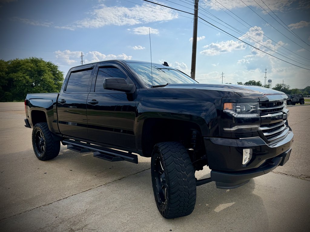 2016 Chevrolet Silverado - $17,950