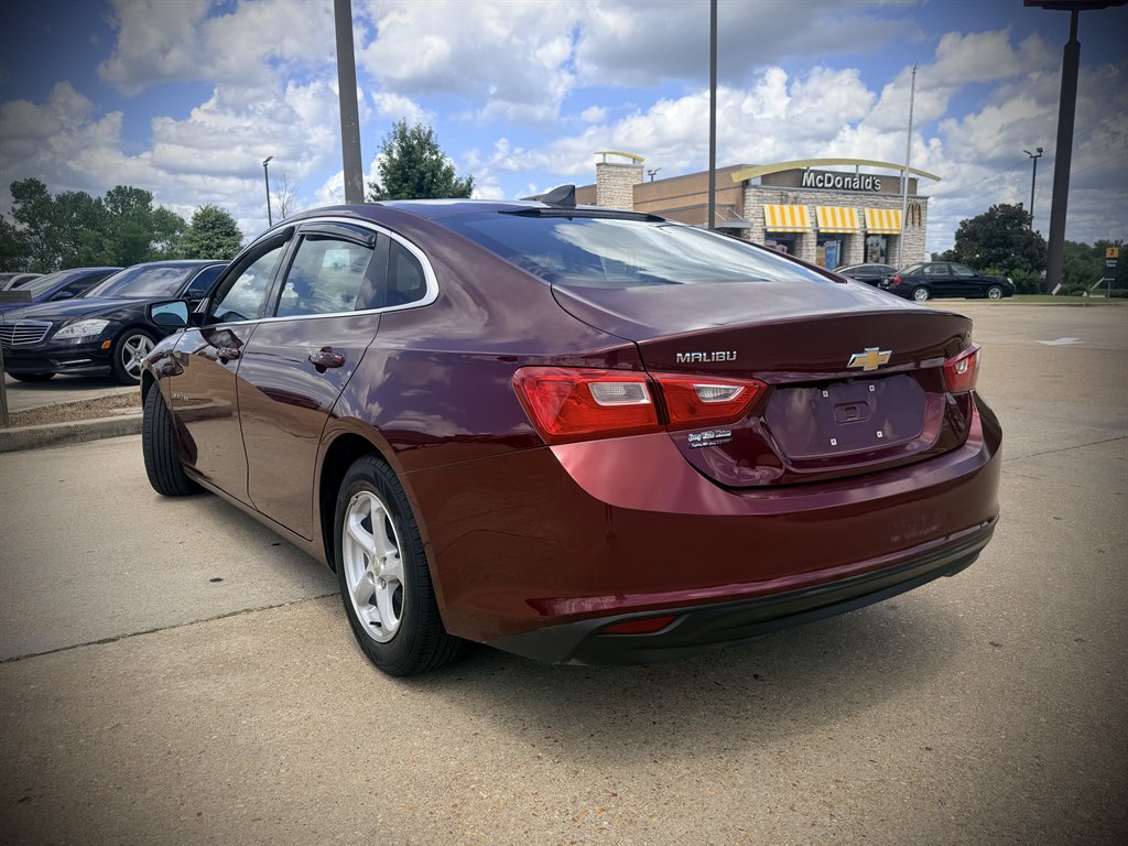 2016 Chevrolet Malibu - $9,950
