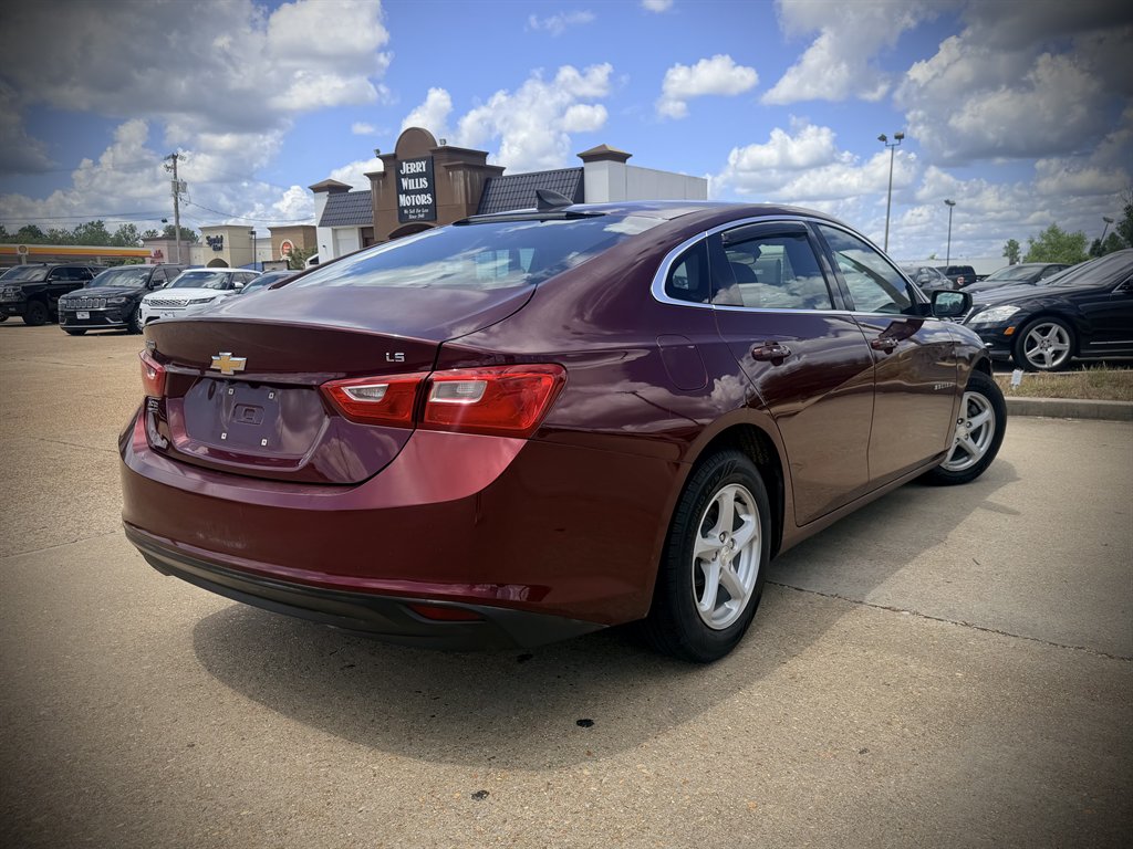 2016 Chevrolet Malibu - $9,950