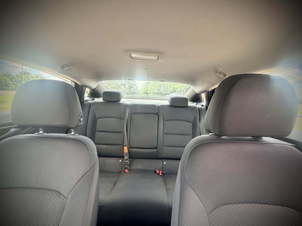 2016 Chevrolet Malibu - $9,950