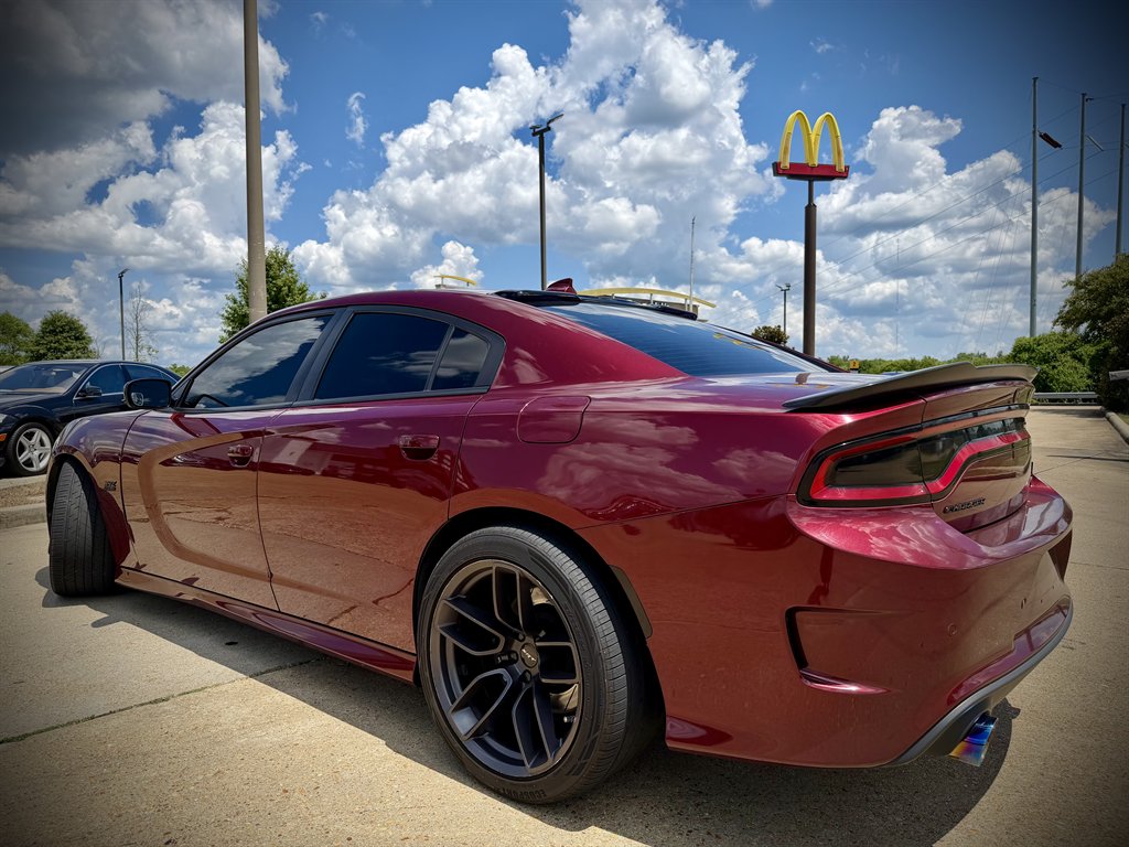 2019 Dodge Charger - $27,450
