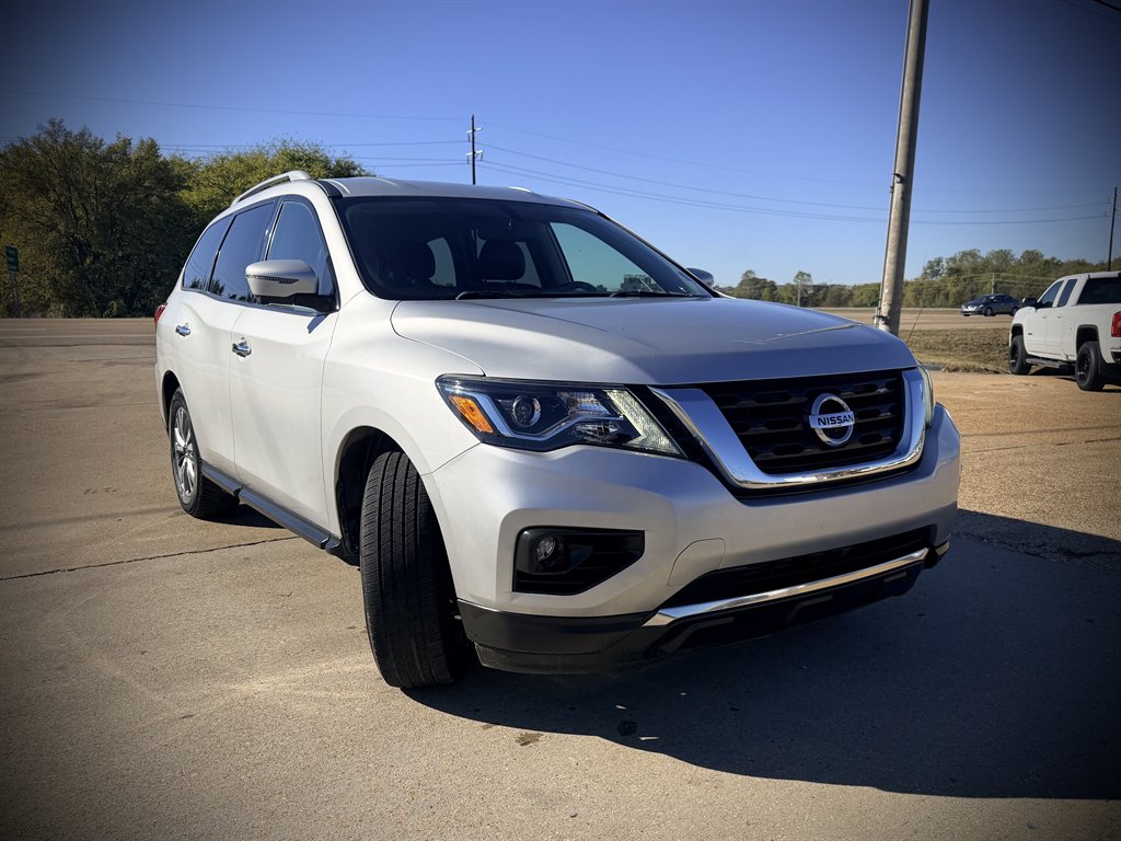 2019 Nissan Pathfinder - $12,950