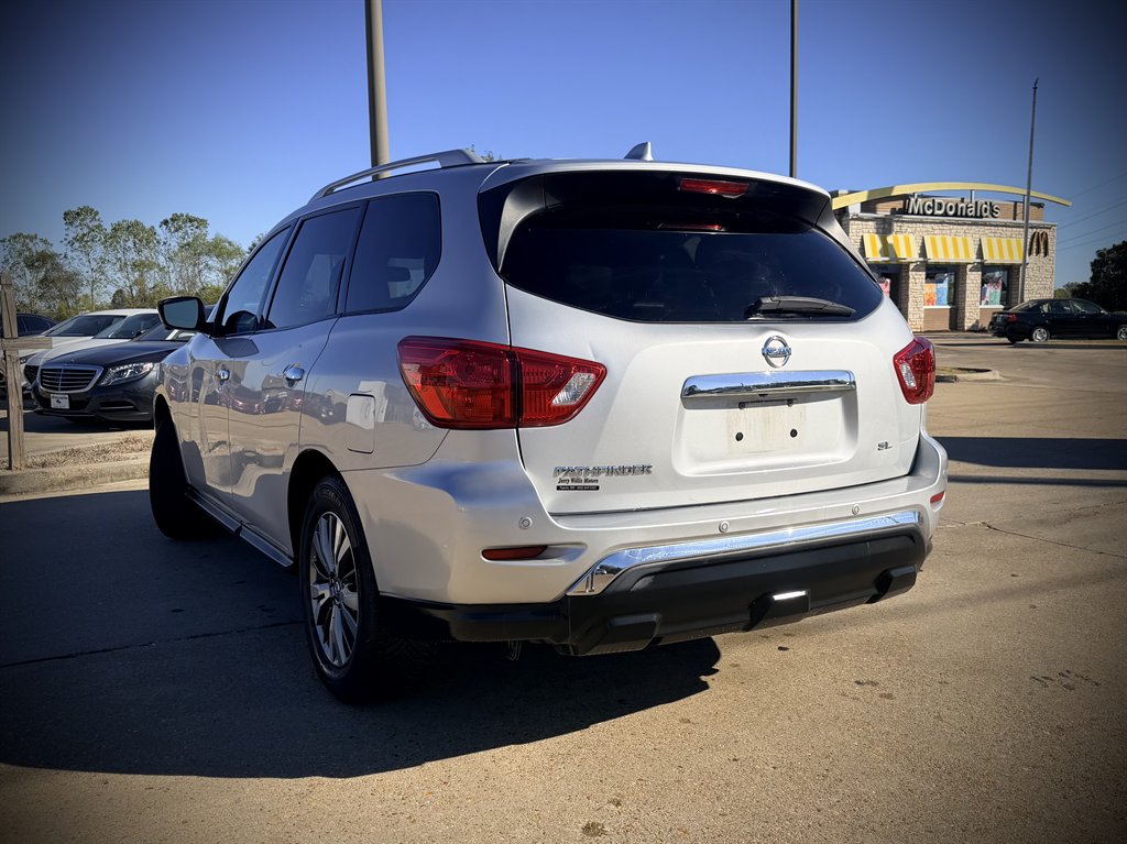 2019 Nissan Pathfinder - $12,950