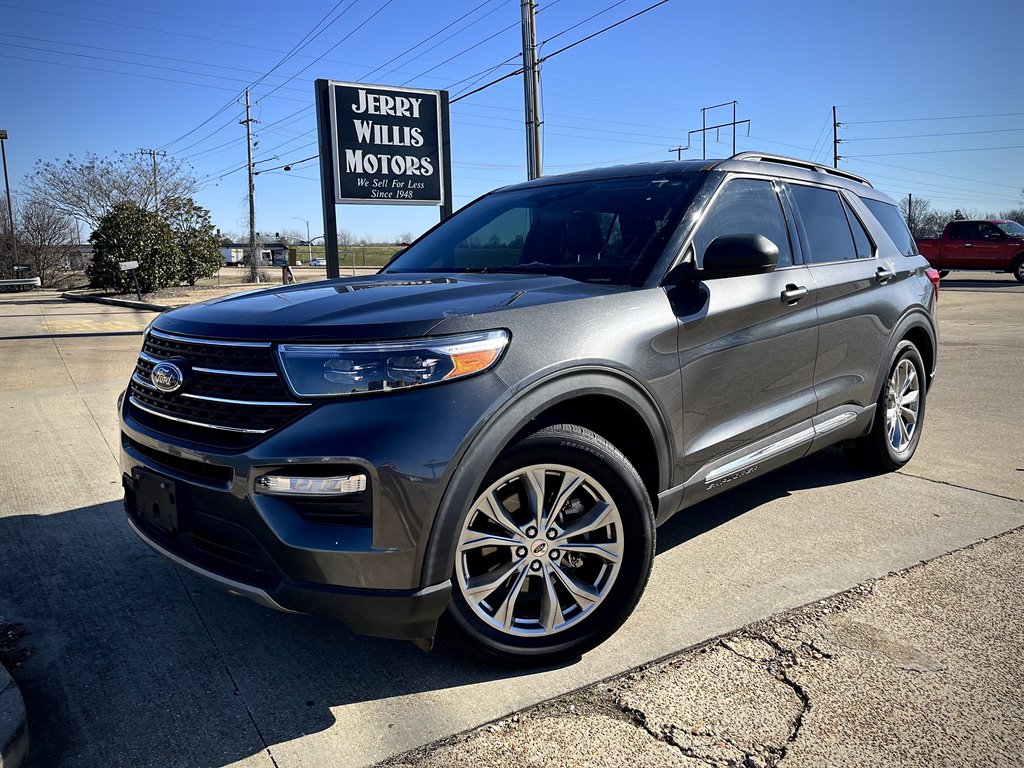 2020 Ford Explorer XLT photo