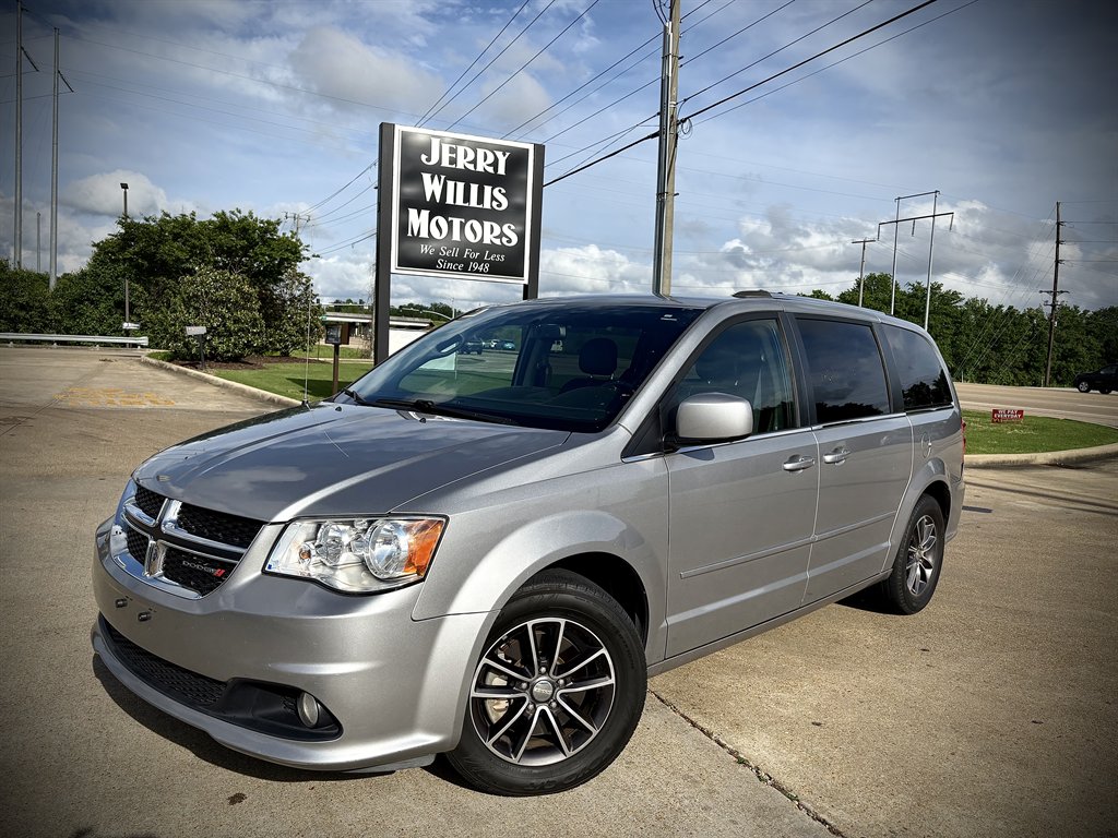 2017 Dodge Grand Caravan SXT photo
