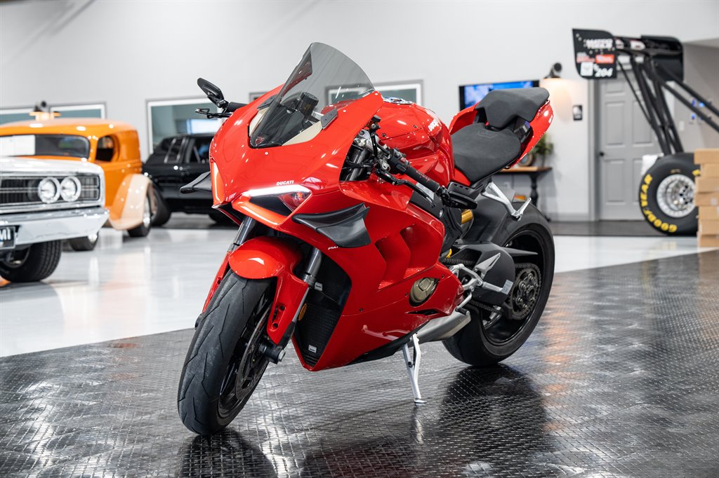 The 2021 Ducati Panigale V4  photos
