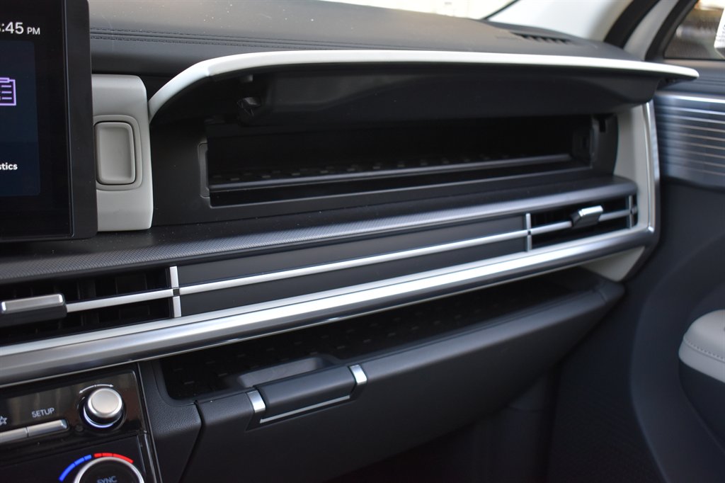 2025 Hyundai Santa Fe SEL photo