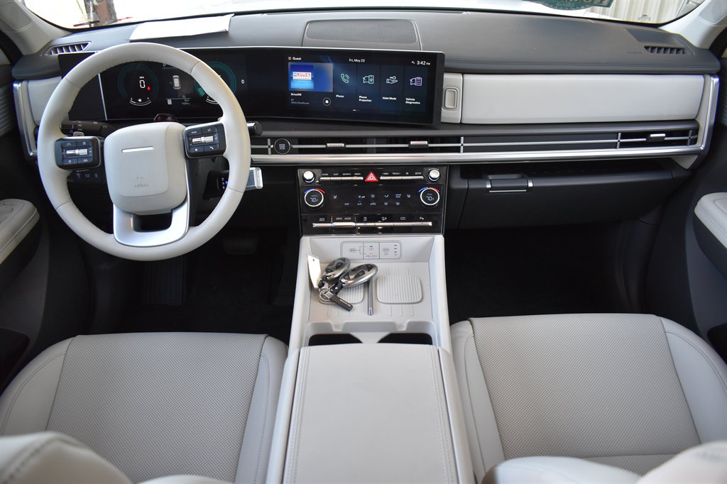 2025 Hyundai Santa Fe SEL photo