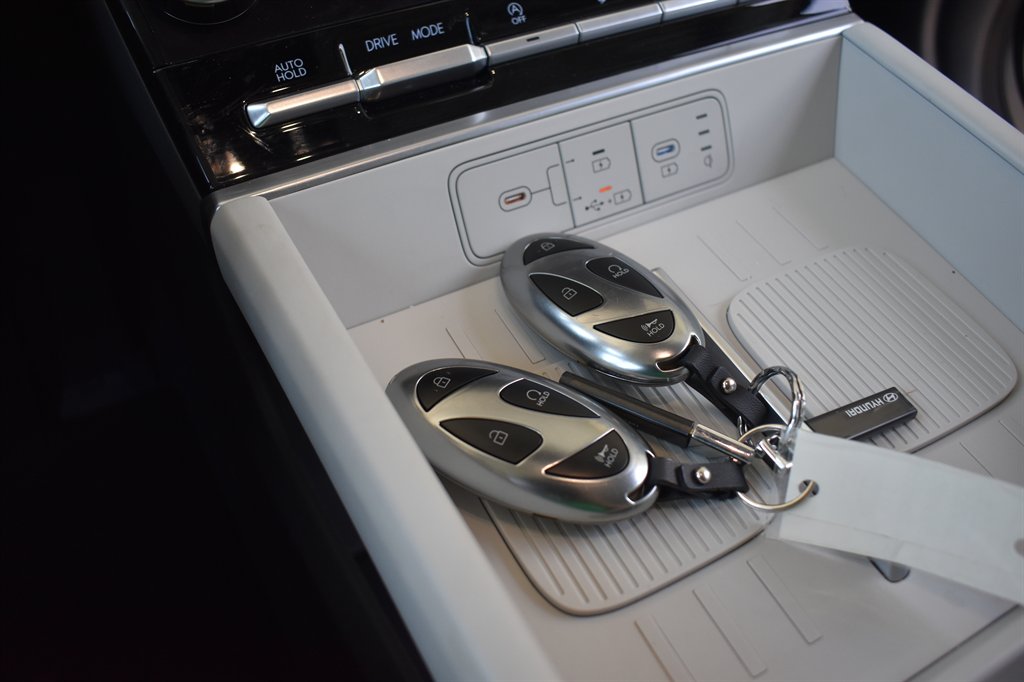 2025 Hyundai Santa Fe SEL photo