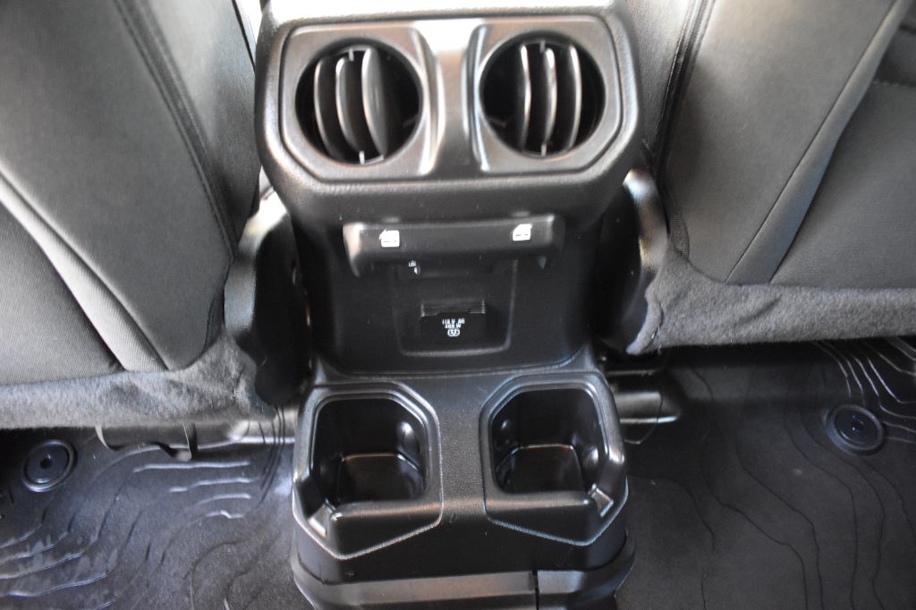 2022 Jeep Gladiator - $29,922