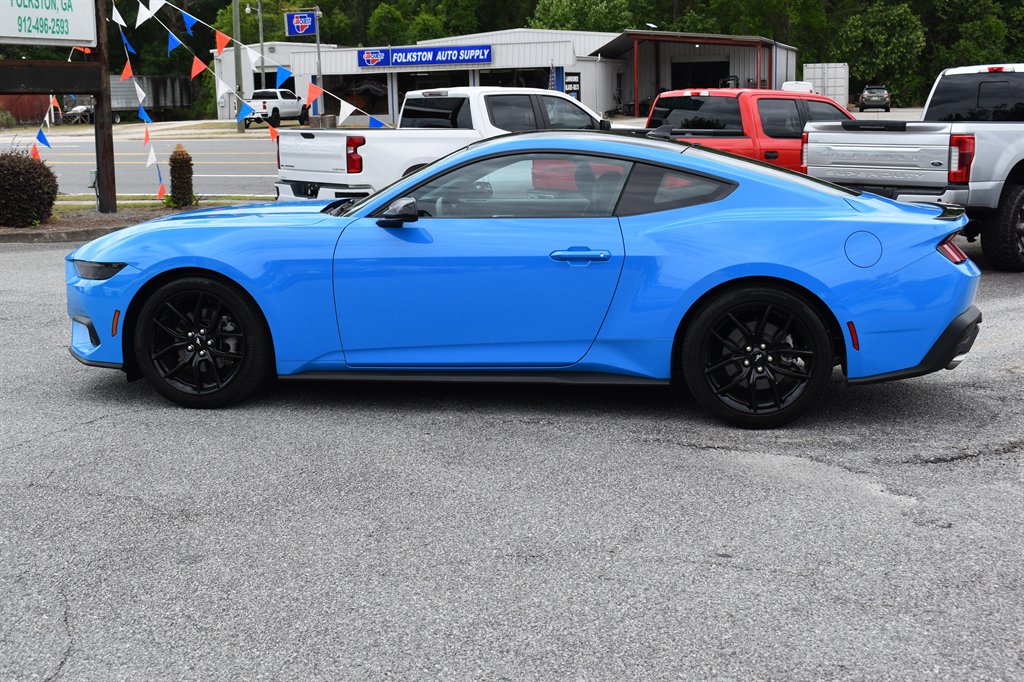 2024 Ford Mustang ECO Premium photo