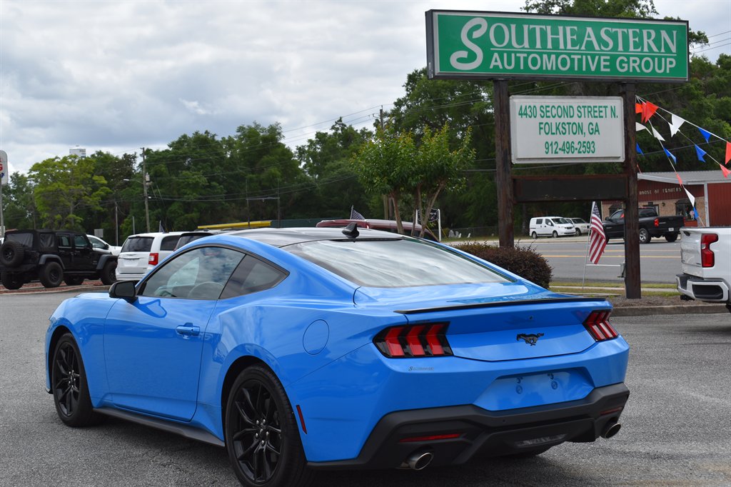 2024 Ford Mustang ECO Premium photo