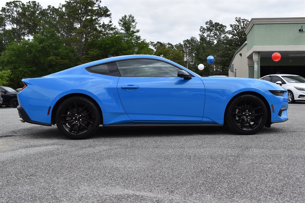 2024 Ford Mustang ECO Premium photo