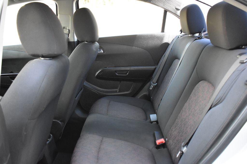 2017 Chevrolet Sonic - $7,977