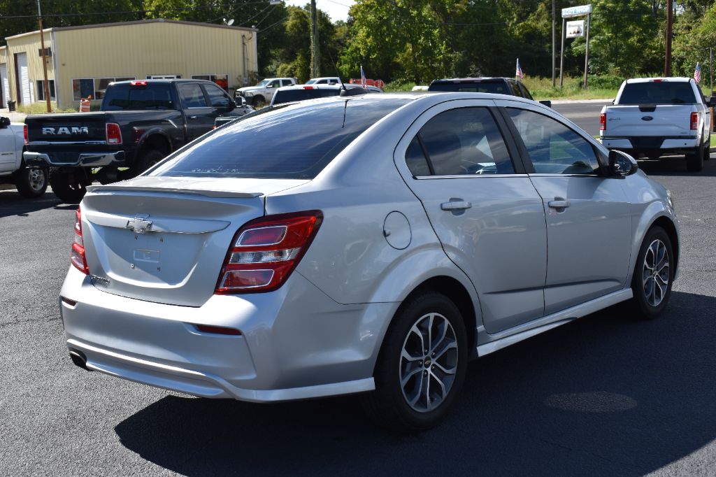 2017 Chevrolet Sonic - $7,977