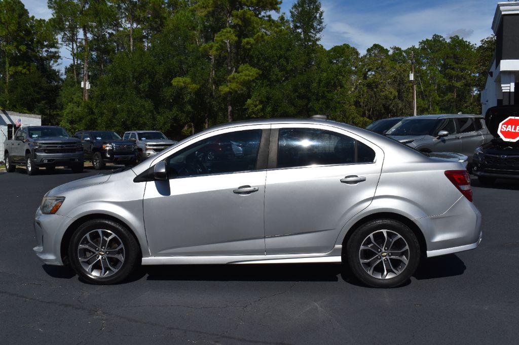 2017 Chevrolet Sonic - $7,977