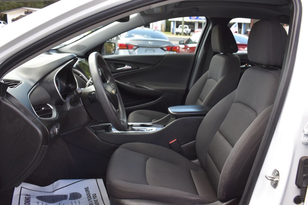 2023 Chevrolet Malibu - $15,883