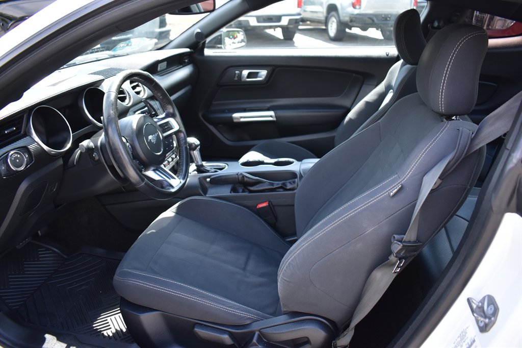 2018 Ford Mustang ECO Premium photo