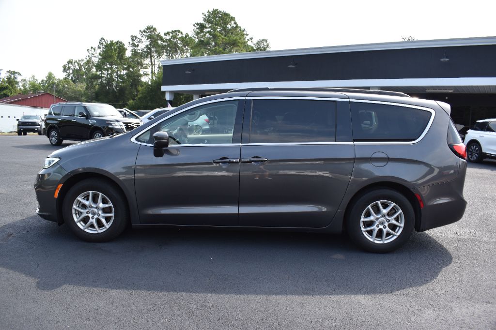 2022 Chrysler Pacifica - $21,422