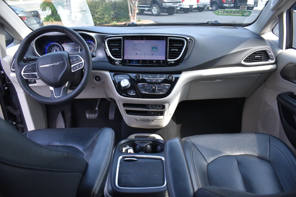 2022 Chrysler Pacifica - $21,422