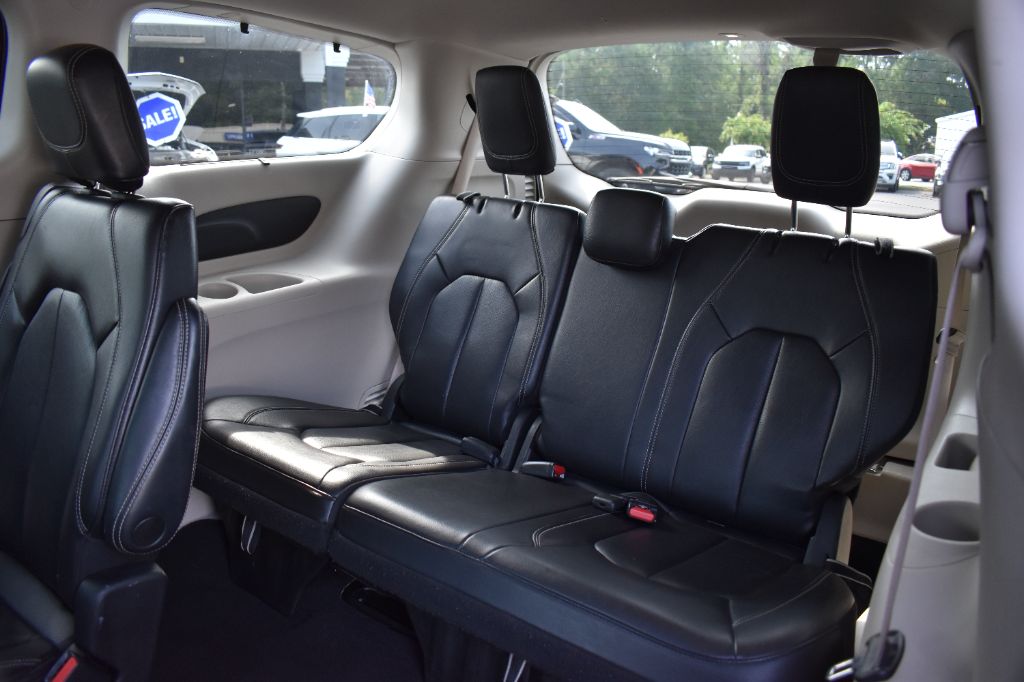 2022 Chrysler Pacifica - $21,422